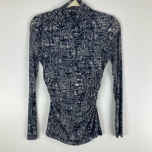 Cable & Guage fitted top with abstract print mock turtleneck small